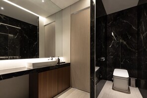 Suite | Bathroom | Slippers