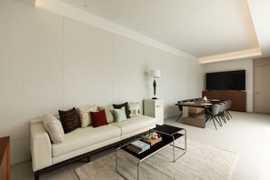 Suite | Living area