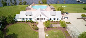 Villa 122 - Arnold Palmer Signature Golf Community, Luxury 3 BD