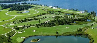 Villa 122 - Arnold Palmer Signature Golf Community, Luxury 3 BD