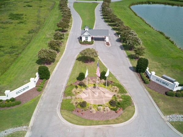 المنطقة المحيطة بالمنشأة