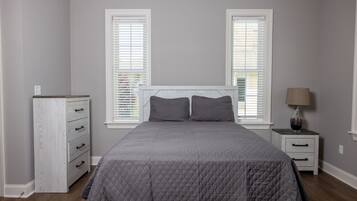 4 habitaciones, escritorio, wifi gratis y ropa de cama