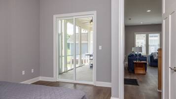 4 habitaciones, escritorio, wifi gratis y ropa de cama