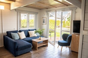 Family Cottage, 2 Bedrooms (Viki) | In-room safe, blackout curtains, free WiFi - Collins Beach (Sianożęty)