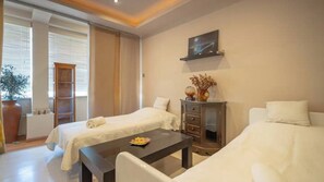 4 Schlafzimmer, Bügeleisen/Bügelbrett, WLAN, Bettwäsche