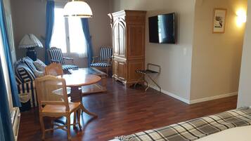 Superior Twin kamer | Een kluis op de kamer, een bureau, geluiddichte muren, gratis wifi