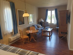 In-room safe, desk, soundproofing, free WiFi