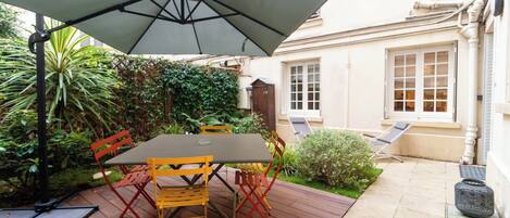 Apartment | Outdoor dining