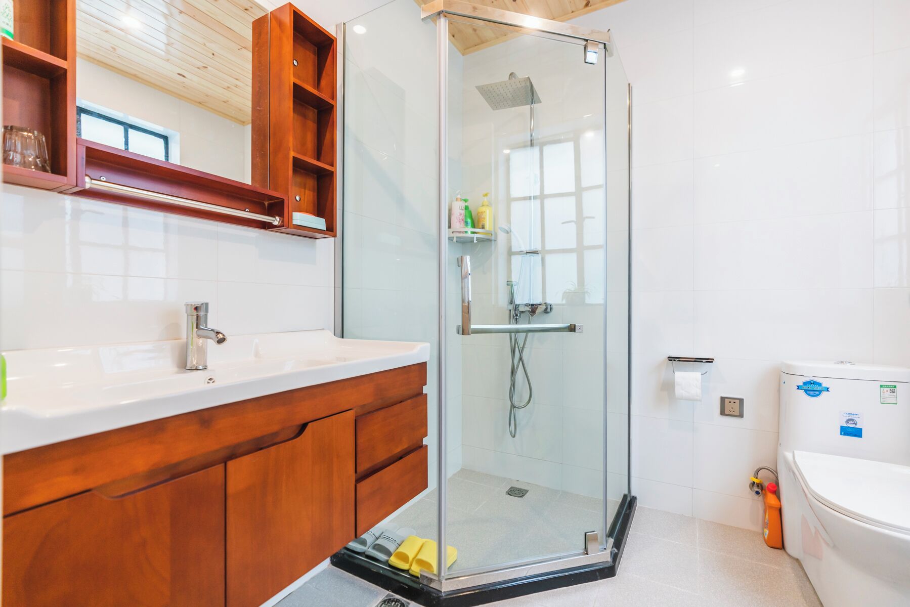 复式 | 免费 WiFi