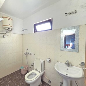 غرفة مميزة | حمام | تجهيزات دش، مناشف، صابون، شامبو