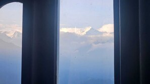 Deluxe Room, Garden View | Mountain view