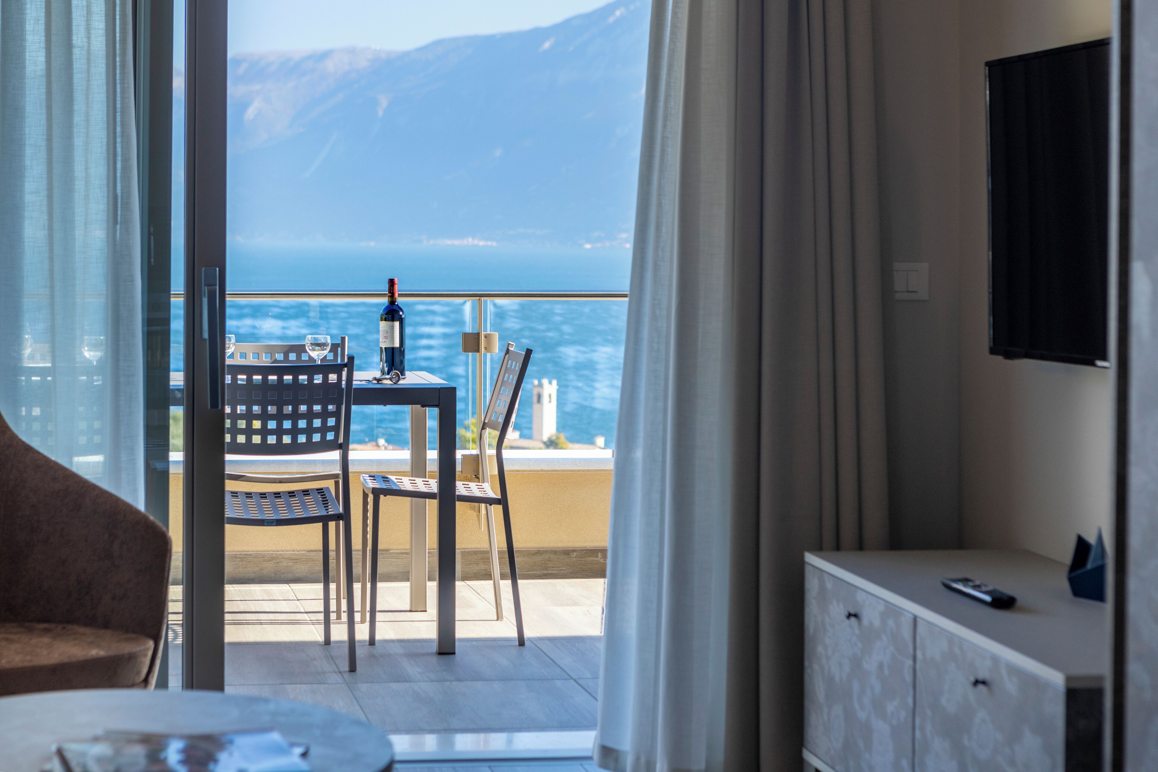 Apartamento, sacada, vista para o lago | Terraço/pátio