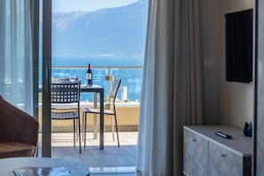 Apartamento, balcón, vistas al lago | Terraza o patio