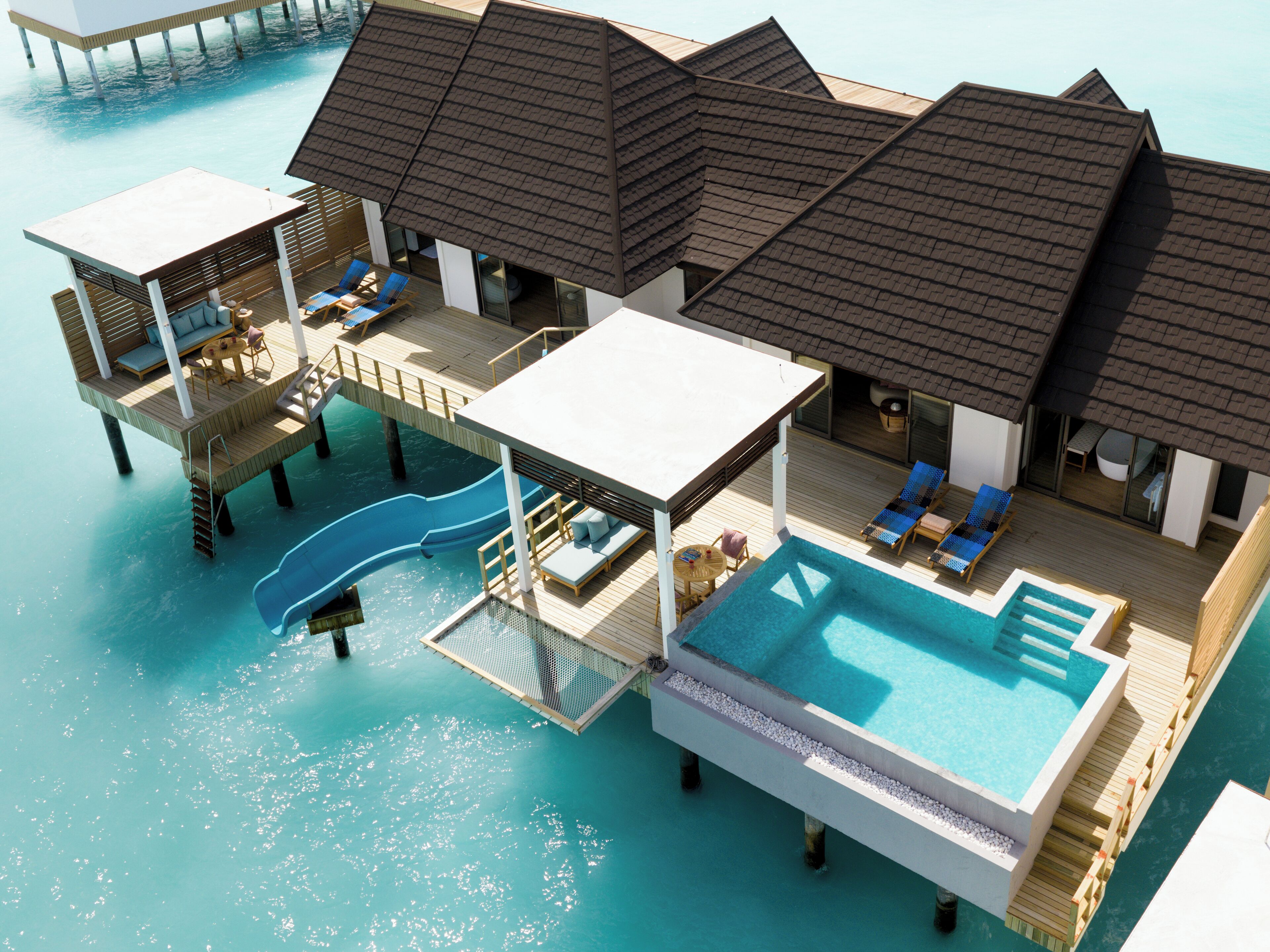 Two Bedroom Water Pool Villa with Slide | Hiên
