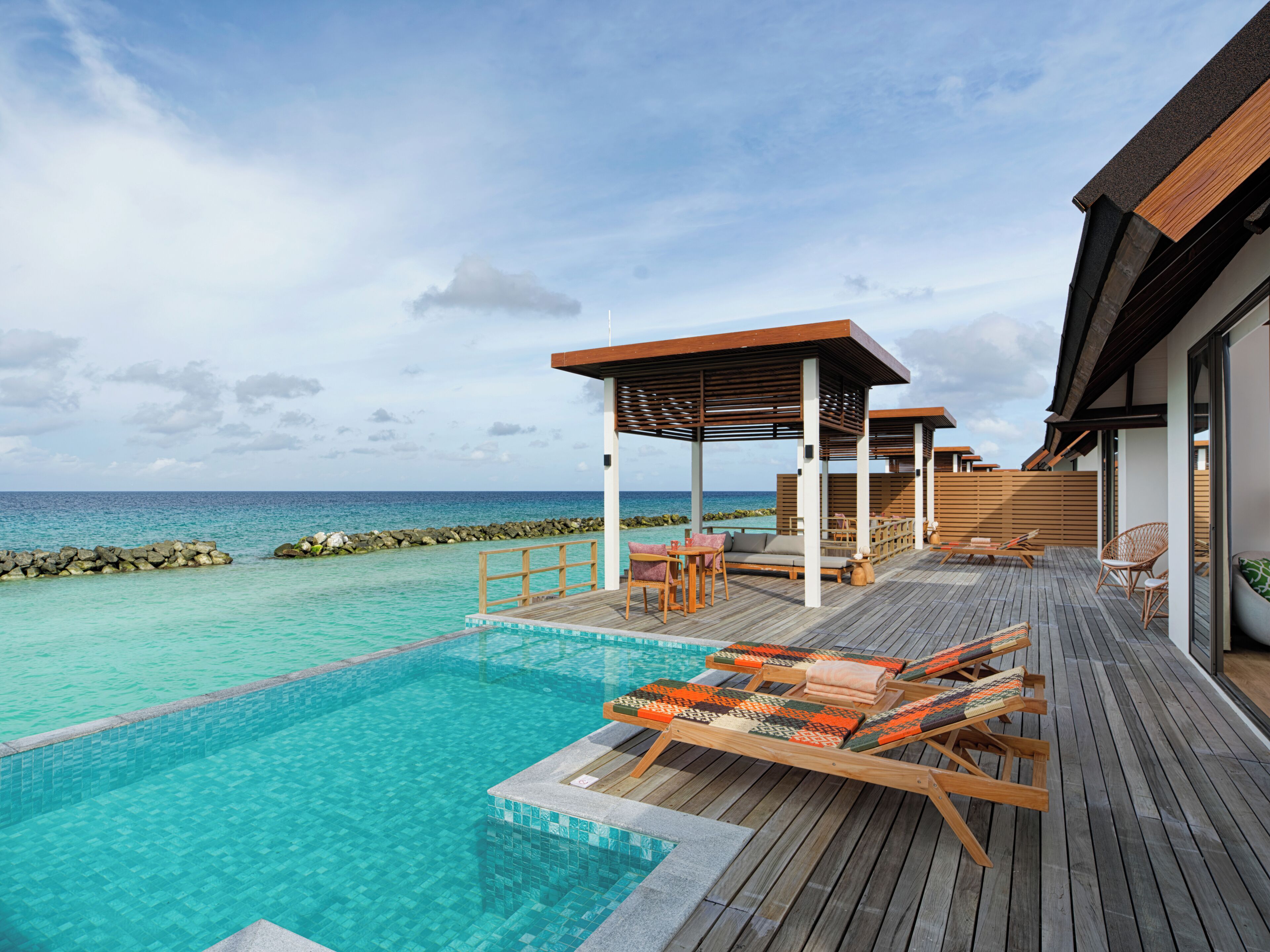 Two Bedroom Semi Ocean Pool Villa | Terraço/pátio