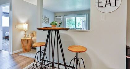 Jelinek Hideaway Unit 7 - Modern 1BR Apartment