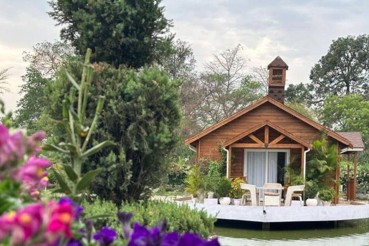 Luxury Cottage, 2 Bedrooms, Pool Access, Pool View | Wardrobe