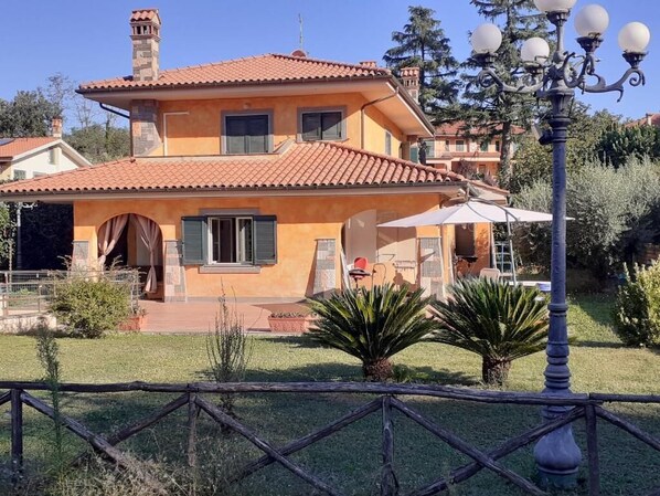 Front of property - Serendipity (Grottaferrata)