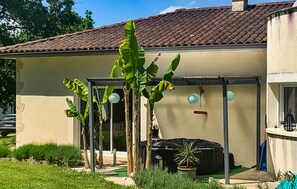 Terrace/patio - 3 bedroom stunning home in Sarliac (Sarliac)