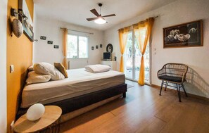 3 bedrooms, iron/ironing board, travel cot, free WiFi