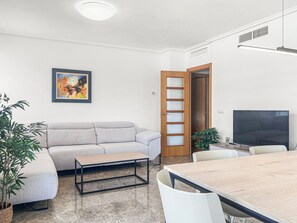 Living area - NEW! Ciudad de las Artes Apartment (València)