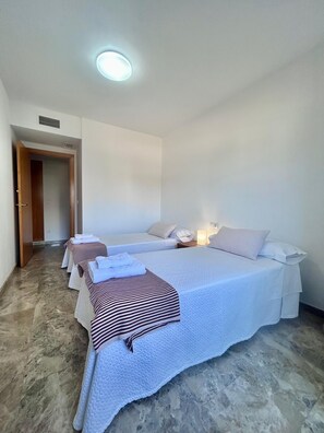 3 bedrooms, iron/ironing board, WiFi, bed sheets
