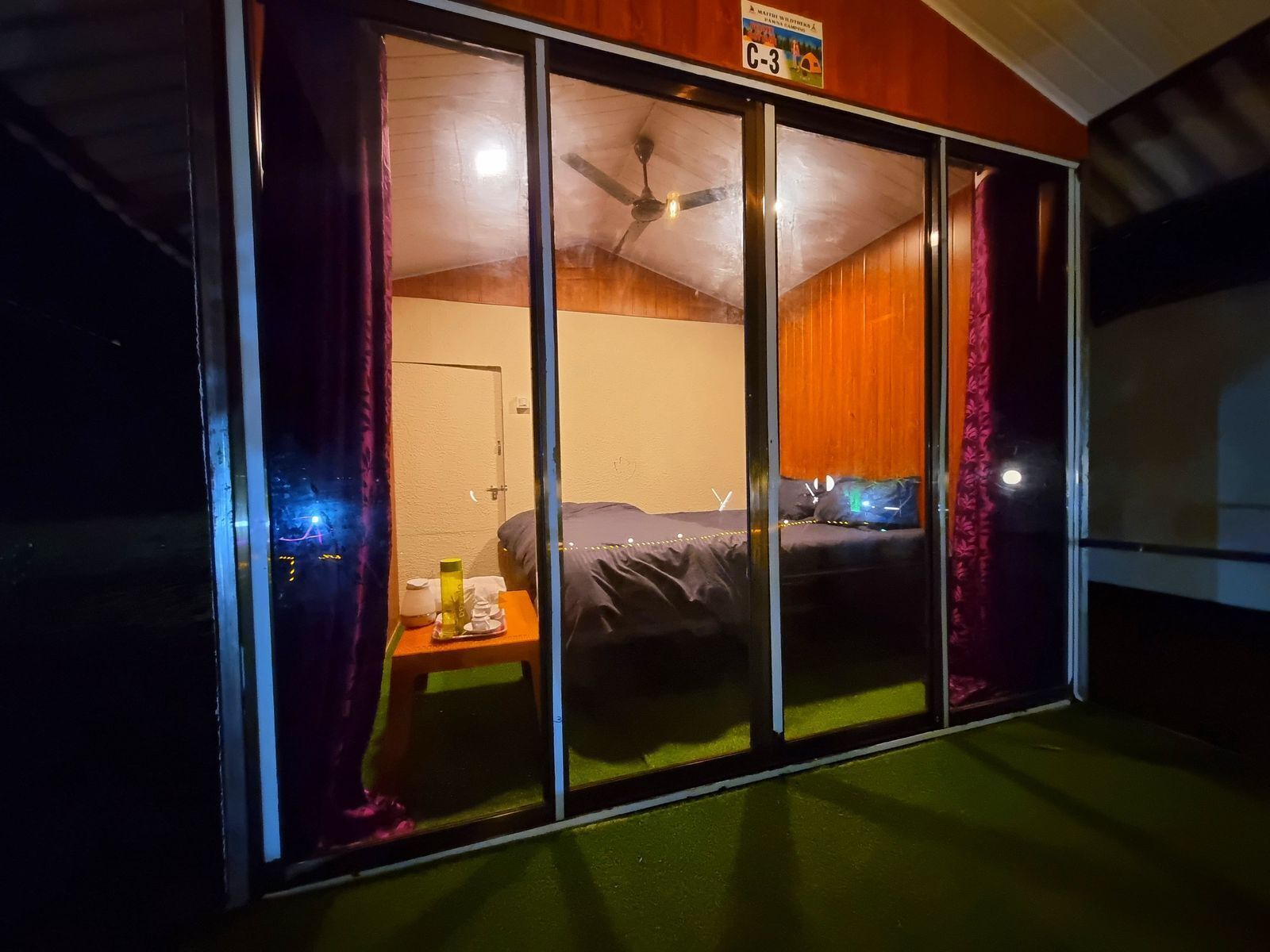 Mặt tiền nơi lưu trú