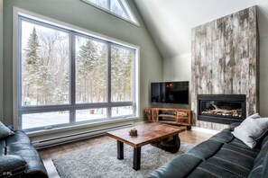 Peis, videospill og bordtennis