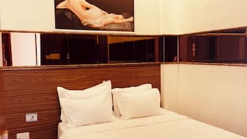 Standard Double Room Single Use | Desk, free WiFi