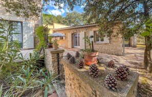 Terrace/patio - Beautiful home in Uzès (Uzès)