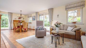 TV, fireplace, books, stereo