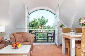 TV - Maisonette apartment with a view of the Baltic Sea (Dierhagen)