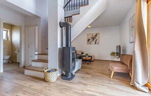 Smart TV, table tennis