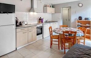 Réfrigérateur, four, plaque de cuisson, lave-vaisselle