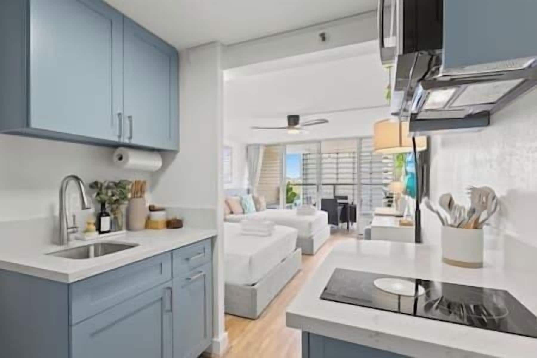 Parrilla de estufa y utensilios de cocina 