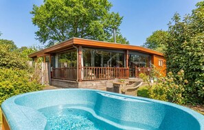 Outdoor spa tub - Cozy home in Erm with sauna (Erm)