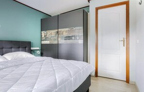 1 habitación, tabla de planchar con plancha y wifi gratis