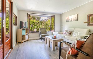 Smart TV, fireplace - Amazing home in Erm with WiFi (Erm)