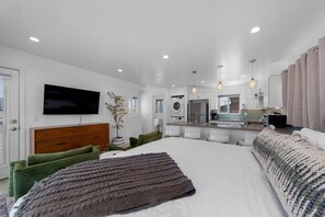 1 bedroom, desk, iron/ironing board, WiFi