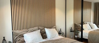 Newly renovated apartment with free parking