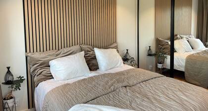 Newly renovated apartment with free parking