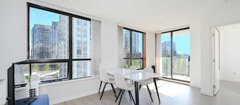 Axis Peak: Entire Private Condo Unit, 1 parking space