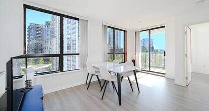 Axis Peak: Entire Private Condo Unit, 1 parking space
