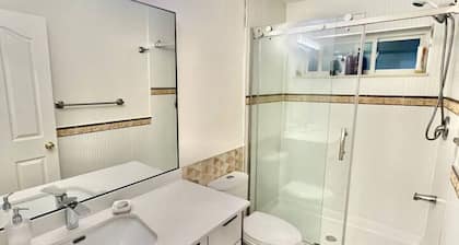 Private Guest Suite, Two Parking Spaces