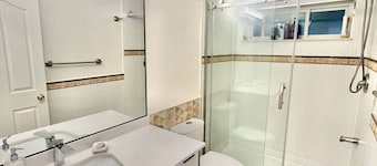 Private Guest Suite, Two Parking Spaces
