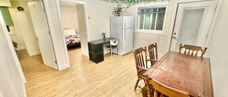 3 slaapkamers, een bureau, wifi, beddengoed