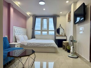 Deluxe Single Room, City View | Desk, free WiFi