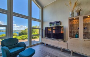 Interior - Beautiful home in Bjørøyhamn with house sea view (Bjørøyhamn)