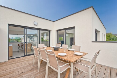 Villa for 9 - Heated Pool - Jacuzzi - petanque