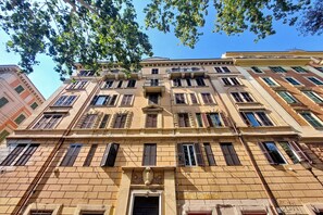 Building Exterior - Apartment in Rome with 2 bedrooms sleeps 6 (Rome)